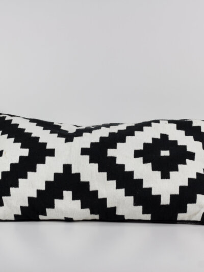 Coussin blanc et noir