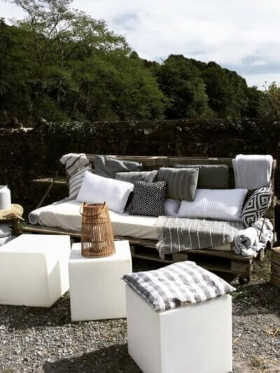 canapé palette location Pyrénées Atlantiques Pau Pays Basque Mobiliers décorations événement agence mariage réception